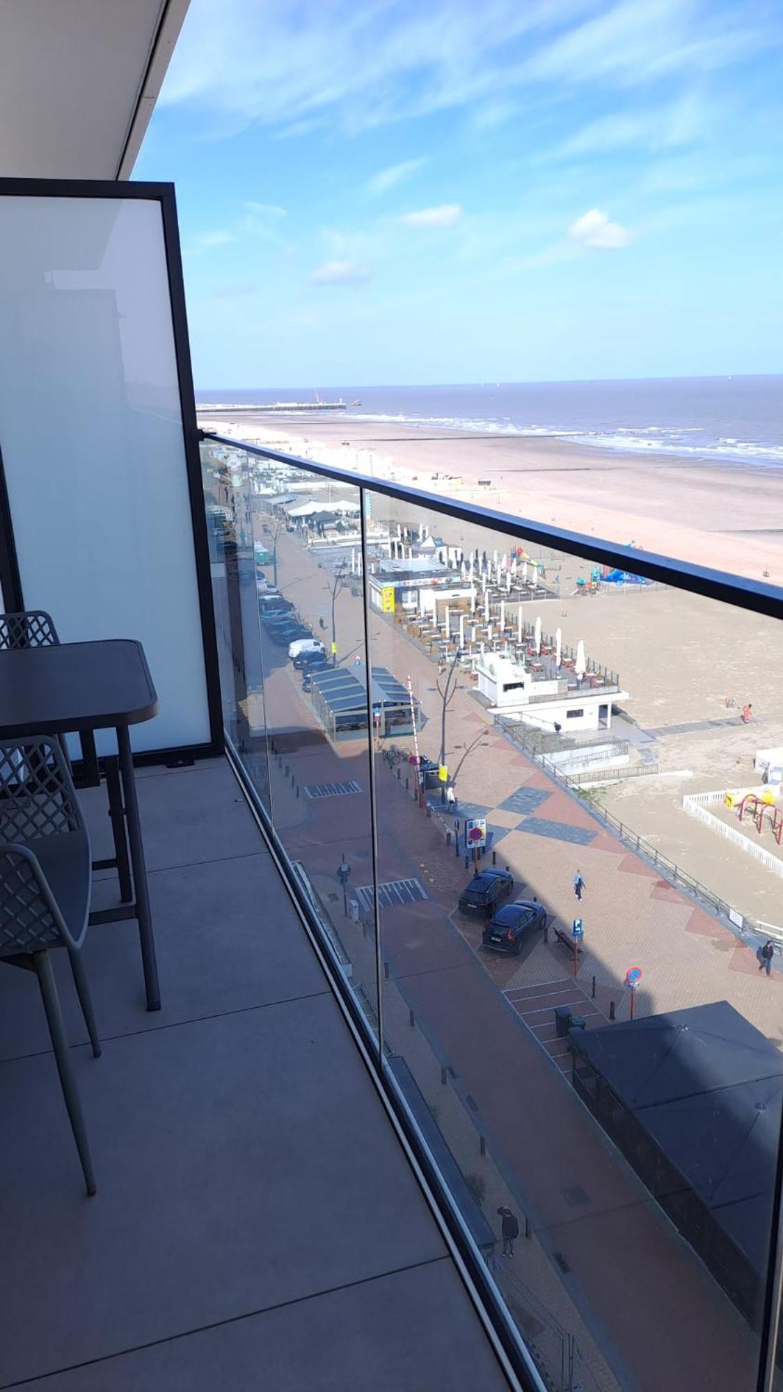Modern Studio With Beautiful Sea View - 9Th Floor Blankenberge Exterior photo